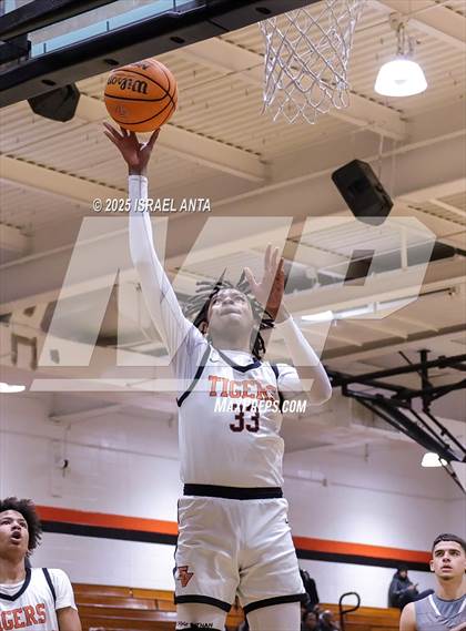 Thumbnail 1 in Purnell Swett @ South View (First Round United 8 Athletic Conference Tournament) photogallery.
