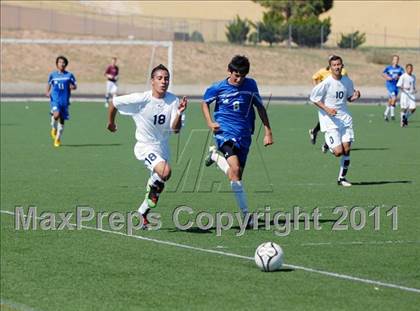 Thumbnail 1 in St. Michael's vs Santa Fe photogallery.