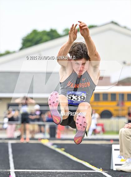 Thumbnail 2 in IHSAA Finals (Long Jump) photogallery.