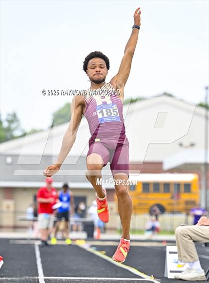 Thumbnail 2 in IHSAA Finals (Long Jump) photogallery.