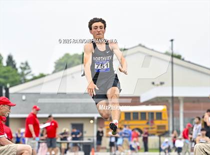 Thumbnail 3 in IHSAA Finals (Long Jump) photogallery.