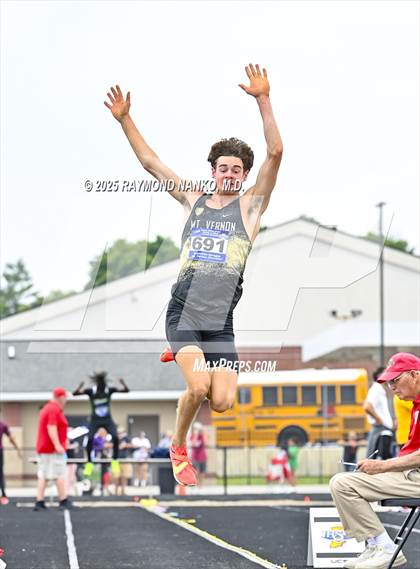 Thumbnail 3 in IHSAA Finals (Long Jump) photogallery.