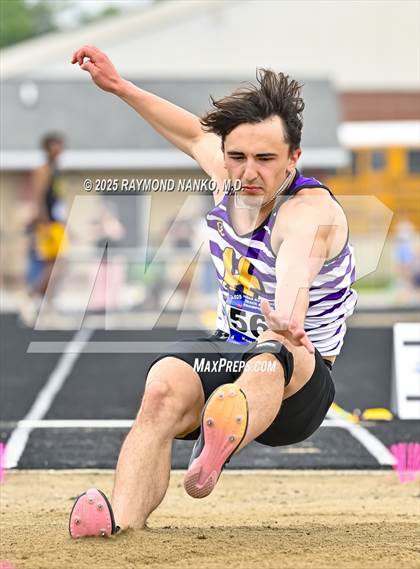 Thumbnail 2 in IHSAA Finals (Long Jump) photogallery.