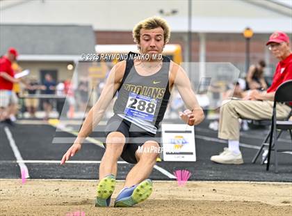 Thumbnail 3 in IHSAA Finals (Long Jump) photogallery.