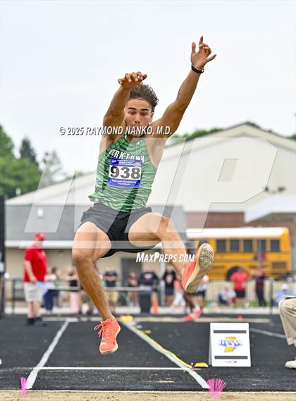 Thumbnail 3 in IHSAA Finals (Long Jump) photogallery.