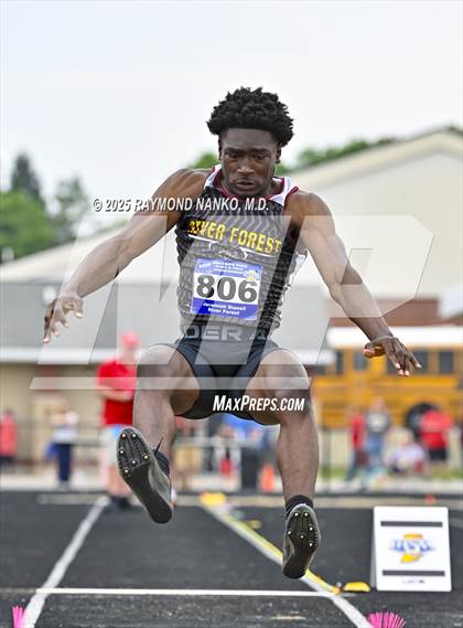 Thumbnail 3 in IHSAA Finals (Long Jump) photogallery.