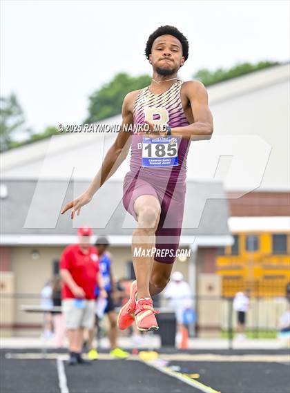 Thumbnail 3 in IHSAA Finals (Long Jump) photogallery.
