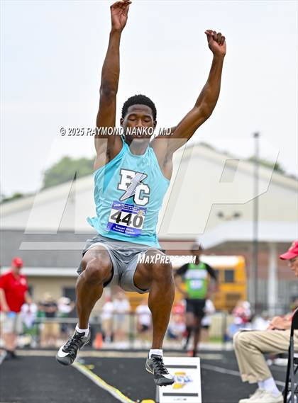 Thumbnail 2 in IHSAA Finals (Long Jump) photogallery.