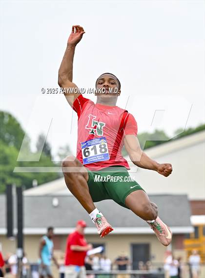Thumbnail 3 in IHSAA Finals (Long Jump) photogallery.