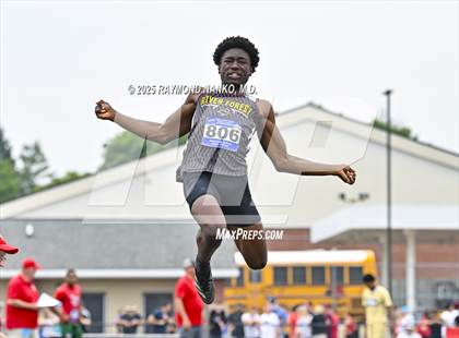 Thumbnail 2 in IHSAA Finals (Long Jump) photogallery.