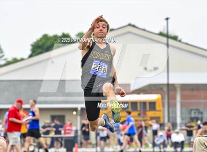 Thumbnail 2 in IHSAA Finals (Long Jump) photogallery.