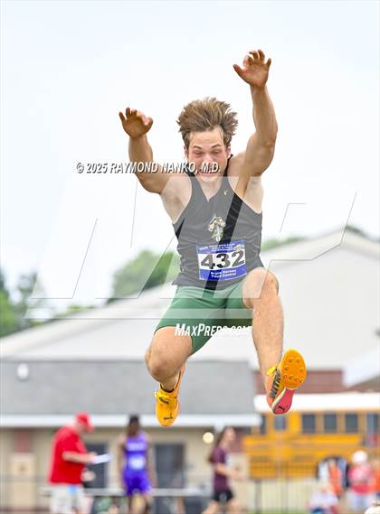 Thumbnail 2 in IHSAA Finals (Long Jump) photogallery.