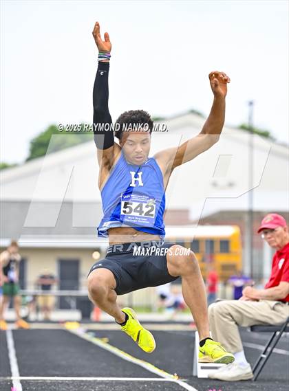 Thumbnail 3 in IHSAA Finals (Long Jump) photogallery.