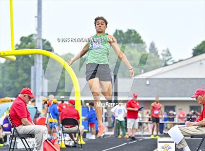 Thumbnail 1 in IHSAA Finals (Long Jump) photogallery.