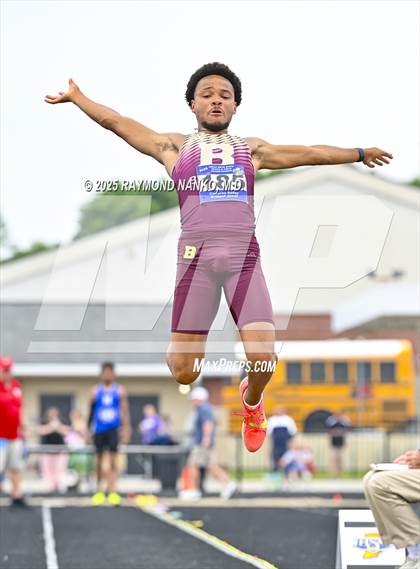 Thumbnail 2 in IHSAA Finals (Long Jump) photogallery.