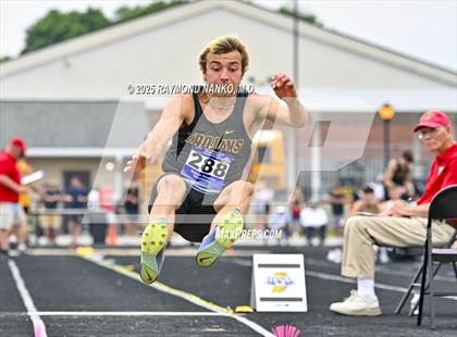 Thumbnail 2 in IHSAA Finals (Long Jump) photogallery.
