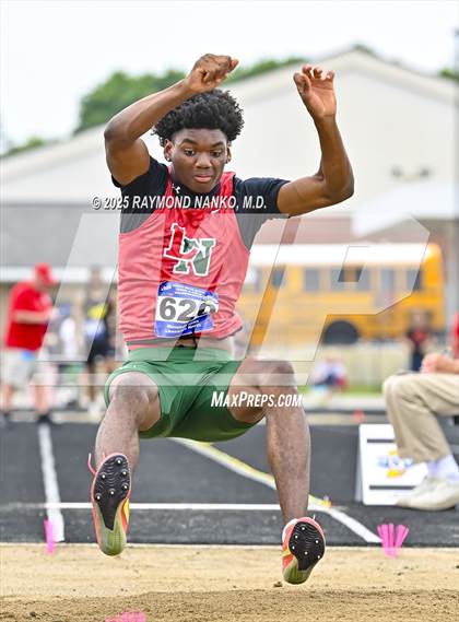 Thumbnail 3 in IHSAA Finals (Long Jump) photogallery.