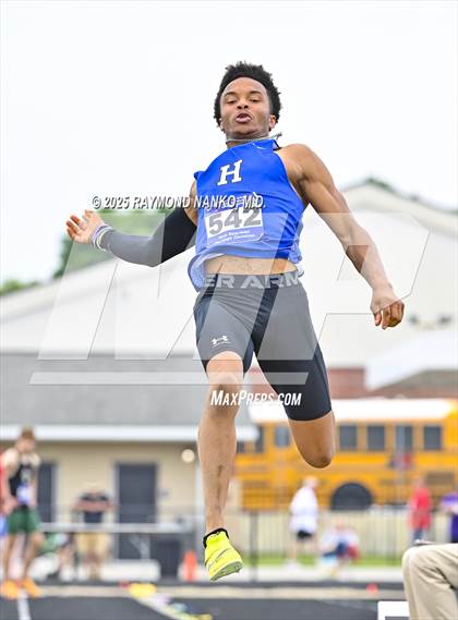 Thumbnail 1 in IHSAA Finals (Long Jump) photogallery.