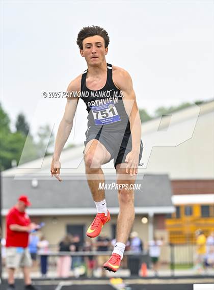 Thumbnail 2 in IHSAA Finals (Long Jump) photogallery.