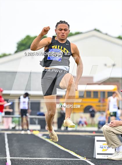 Thumbnail 3 in IHSAA Finals (Long Jump) photogallery.
