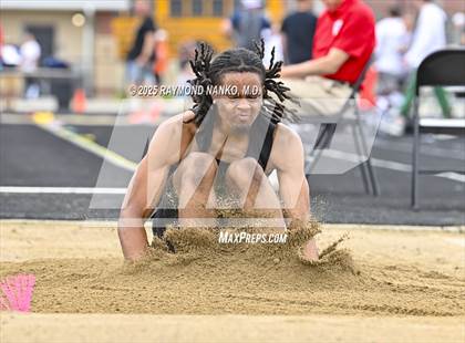 Thumbnail 3 in IHSAA Finals (Long Jump) photogallery.