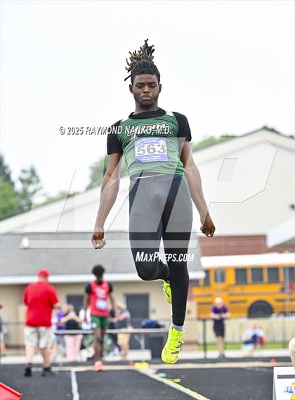 Thumbnail 3 in IHSAA Finals (Long Jump) photogallery.