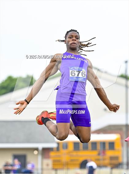 Thumbnail 1 in IHSAA Finals (Long Jump) photogallery.