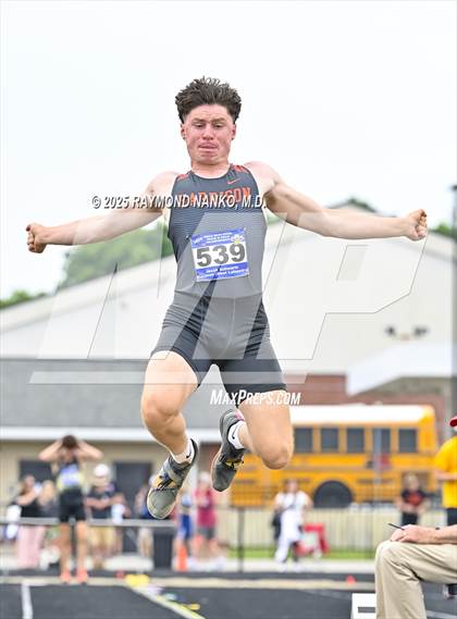 Thumbnail 2 in IHSAA Finals (Long Jump) photogallery.