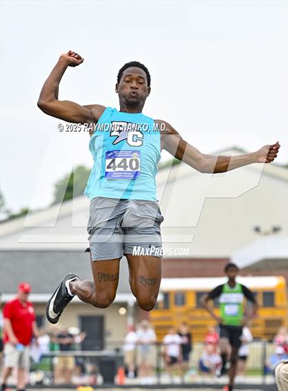 Thumbnail 2 in IHSAA Finals (Long Jump) photogallery.