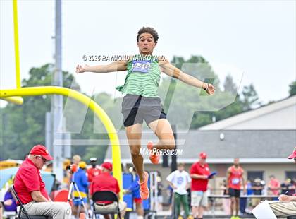 Thumbnail 2 in IHSAA Finals (Long Jump) photogallery.