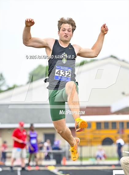 Thumbnail 2 in IHSAA Finals (Long Jump) photogallery.