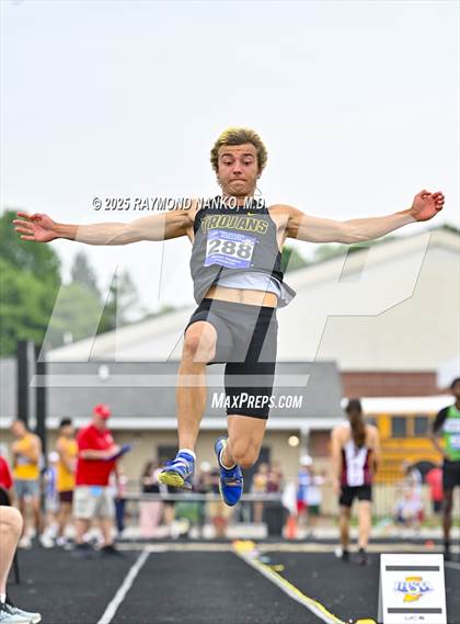 Thumbnail 1 in IHSAA Finals (Long Jump) photogallery.