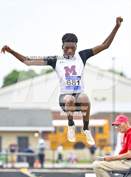Thumbnail 2 in IHSAA Finals (Long Jump) photogallery.