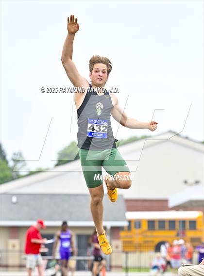 Thumbnail 1 in IHSAA Finals (Long Jump) photogallery.