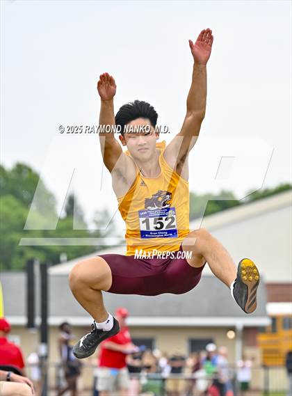 Thumbnail 2 in IHSAA Finals (Long Jump) photogallery.