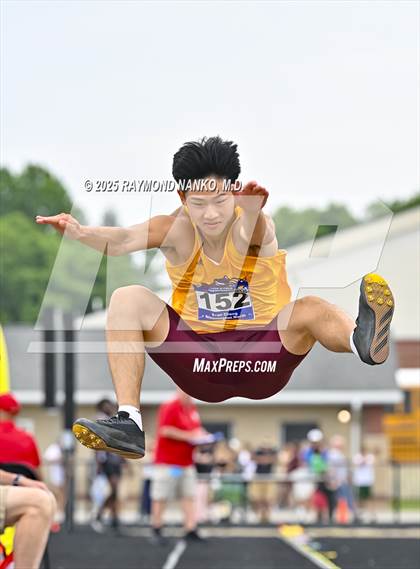 Thumbnail 3 in IHSAA Finals (Long Jump) photogallery.