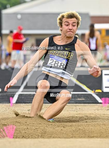 Thumbnail 2 in IHSAA Finals (Long Jump) photogallery.