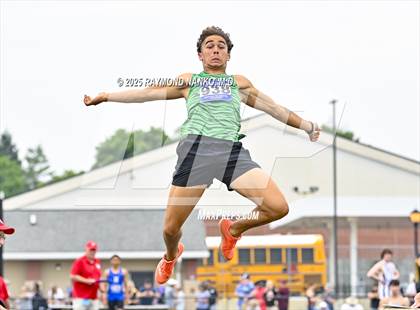Thumbnail 2 in IHSAA Finals (Long Jump) photogallery.