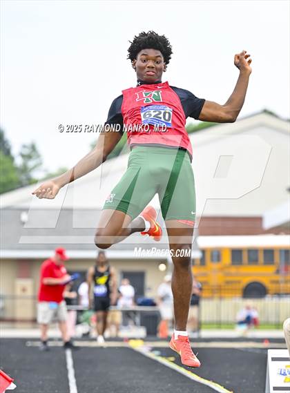 Thumbnail 3 in IHSAA Finals (Long Jump) photogallery.