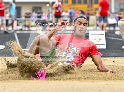 Thumbnail 1 in IHSAA Finals (Long Jump) photogallery.