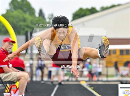 Thumbnail 1 in IHSAA Finals (Long Jump) photogallery.