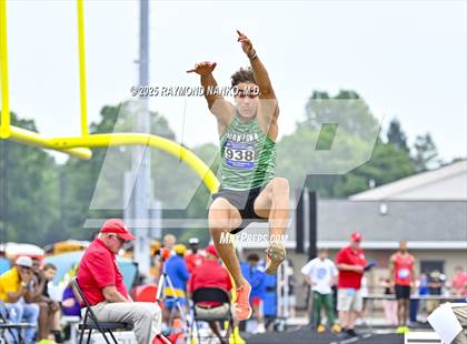 Thumbnail 2 in IHSAA Finals (Long Jump) photogallery.
