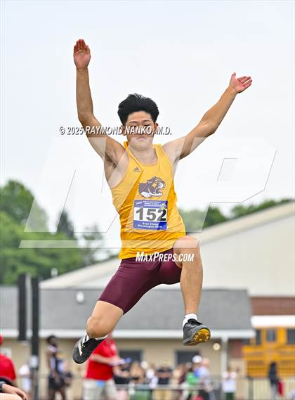 Thumbnail 1 in IHSAA Finals (Long Jump) photogallery.