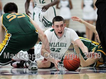 Thumbnail 3 in De La Salle vs. San Ramon Valley (CIF NorCal D1 Semifinals) photogallery.