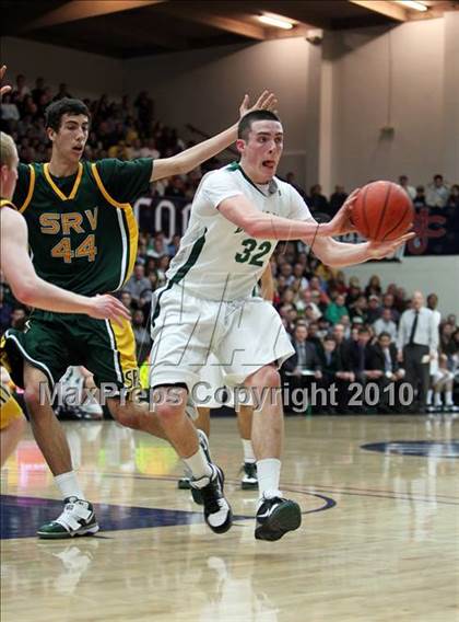 Thumbnail 1 in De La Salle vs. San Ramon Valley (CIF NorCal D1 Semifinals) photogallery.