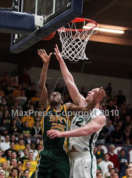 Thumbnail 2 in De La Salle vs. San Ramon Valley (CIF NorCal D1 Semifinals) photogallery.