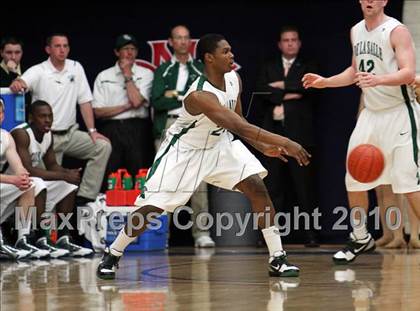 Thumbnail 2 in De La Salle vs. San Ramon Valley (CIF NorCal D1 Semifinals) photogallery.
