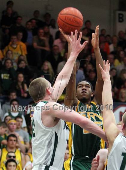 Thumbnail 2 in De La Salle vs. San Ramon Valley (CIF NorCal D1 Semifinals) photogallery.
