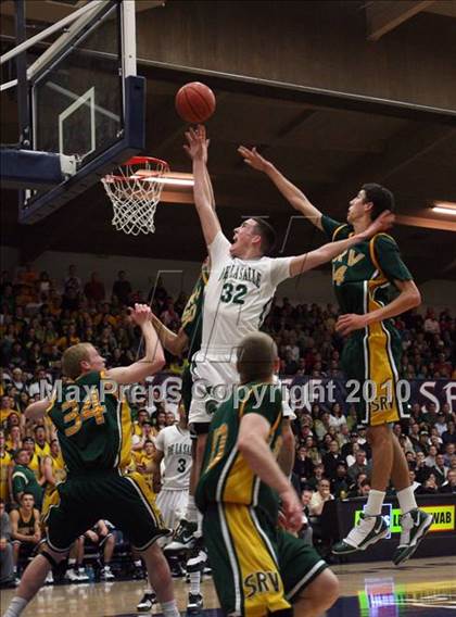 Thumbnail 2 in De La Salle vs. San Ramon Valley (CIF NorCal D1 Semifinals) photogallery.