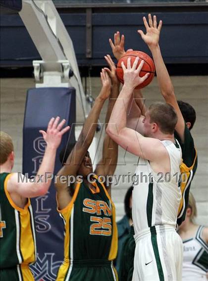 Thumbnail 2 in De La Salle vs. San Ramon Valley (CIF NorCal D1 Semifinals) photogallery.